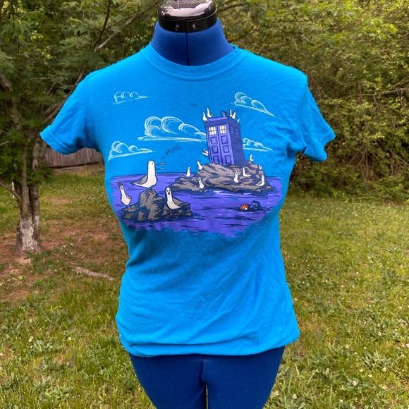 Finding Nemo Disney Dr Doctor Who Tardis Tshirt - Picture 1 of 4